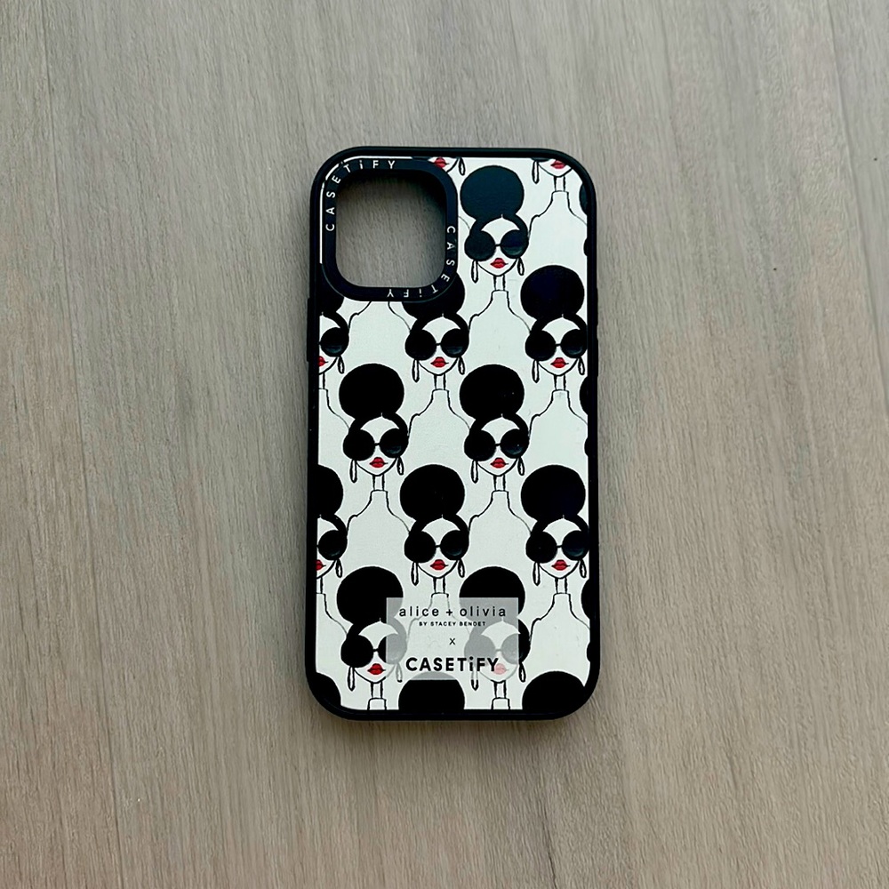 Alice + Olivia x Casetify